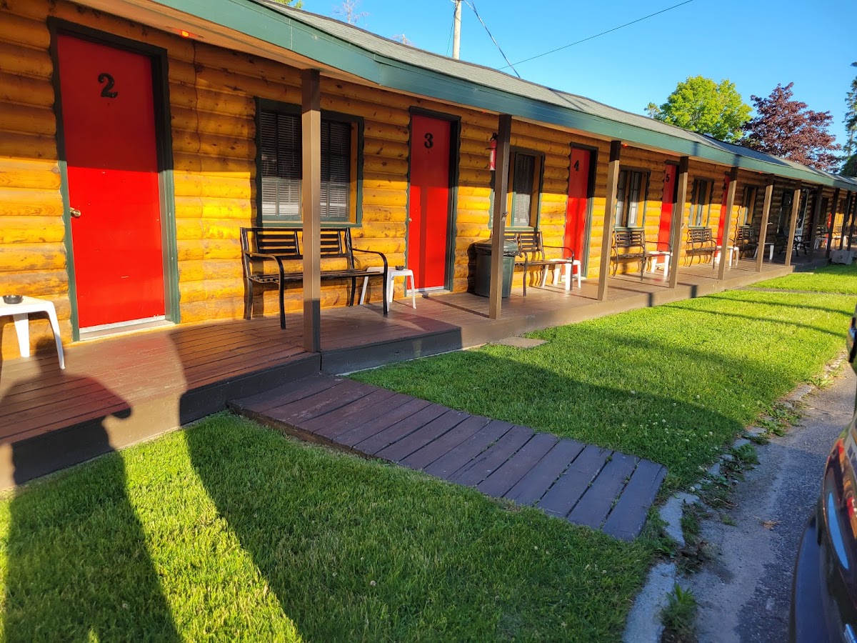 Pines Motel-Evergreen Shores